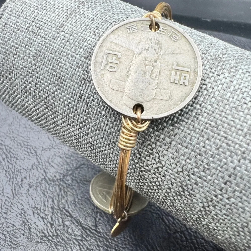World Coin Wire Wrapped Bangle Bracelet Gold Tone International Currency Vtg 90s
